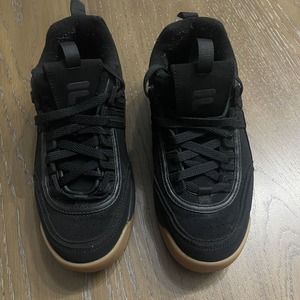 Fila Sneakers Womens Size 7.5 Black Gum Sole Casual